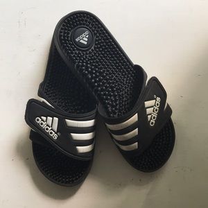 Adidas Slides👟🖤